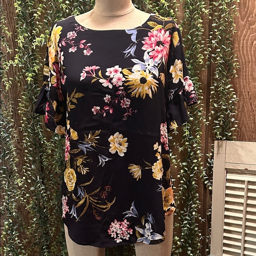 LOFT NWT Floral Black Women's Top
